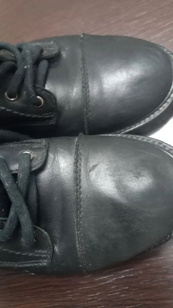 Botas pretas estilo militar - Foto 2