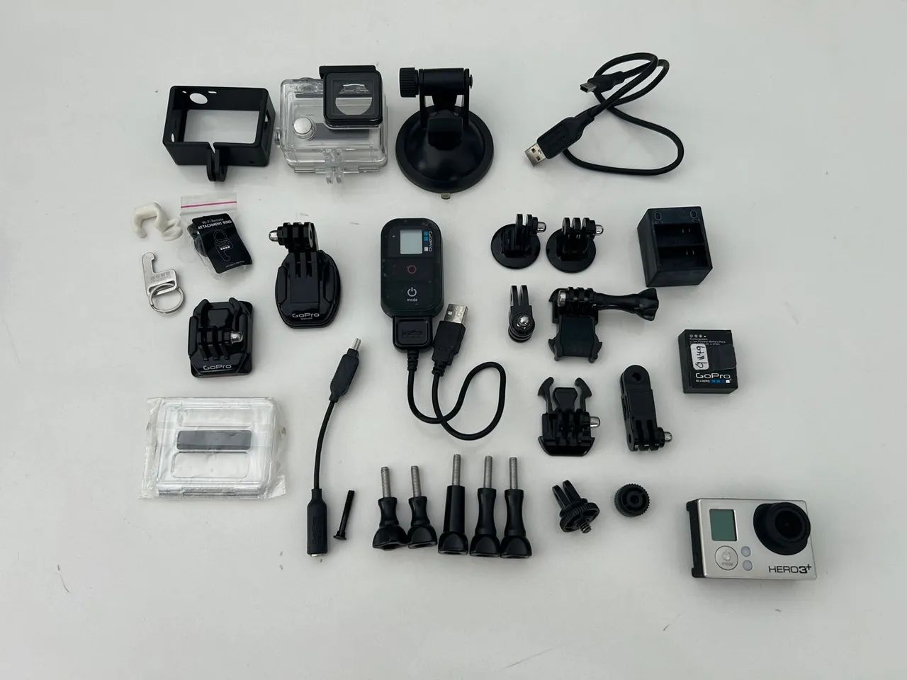 GoPro Hero 3+ Silver Edition com muitos acessórios - Foto 2