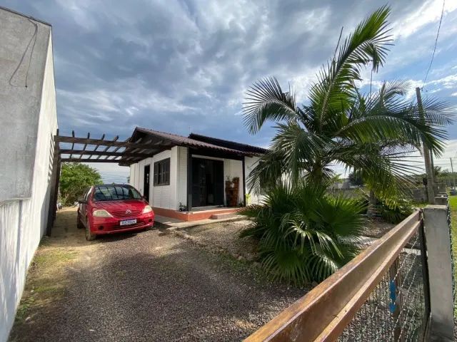 Casa de concreto mobiliada na Praia Rota do Sol