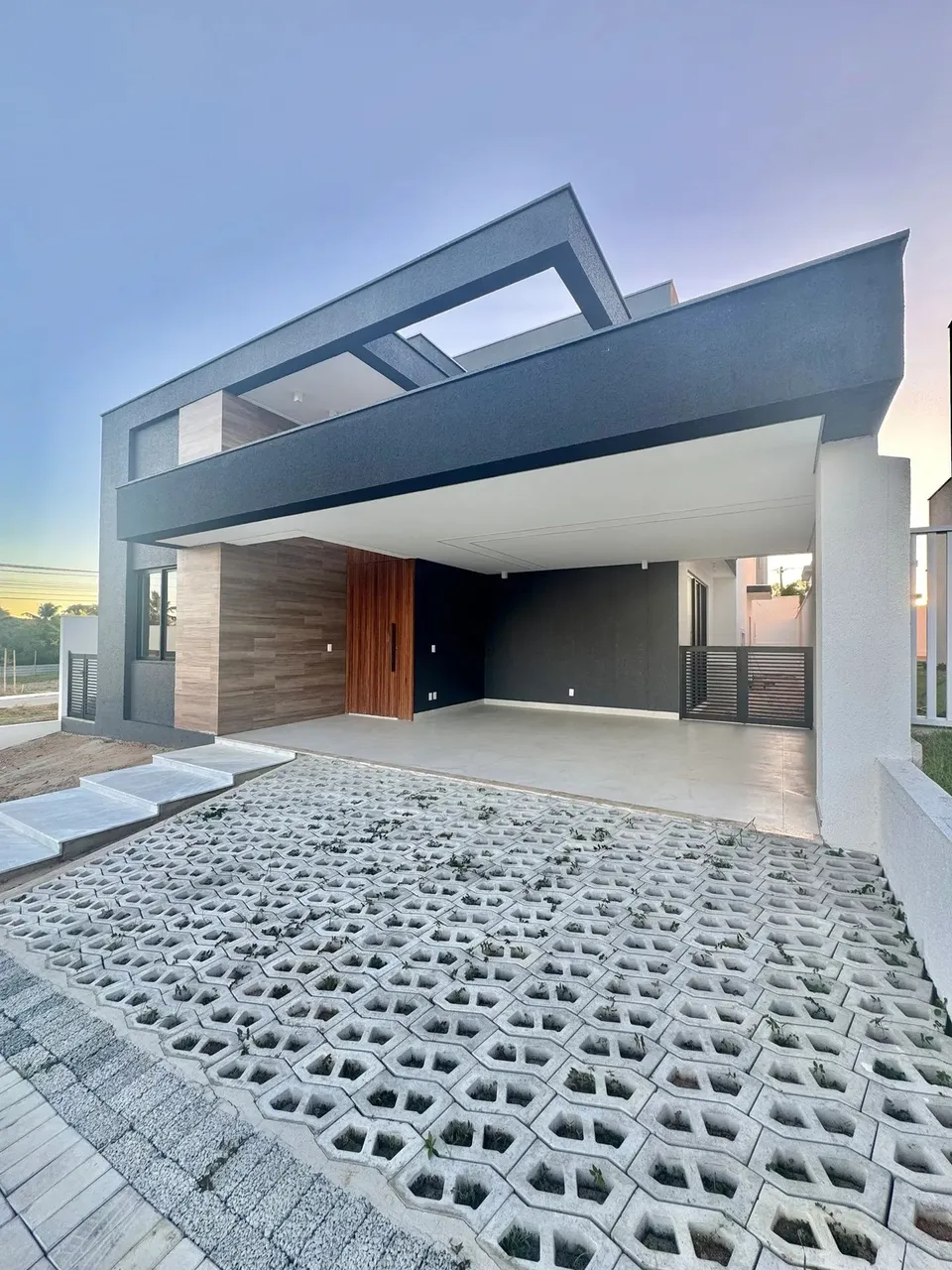 UMA LINDA CASA NO CONDOMÍNIO MONTE CARLO