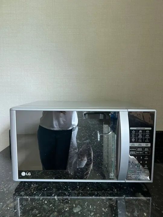 Microondas LG 30L em ótimo estado