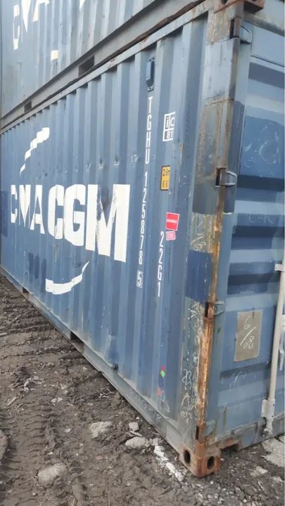 Contêiner marítimo para construção