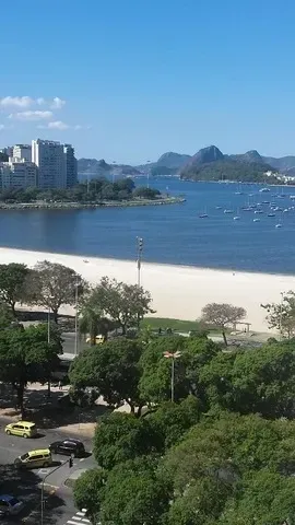 Apartamento kitnet Praia de Botafogo ar/wifi/tv/lavadora prox shop/metro