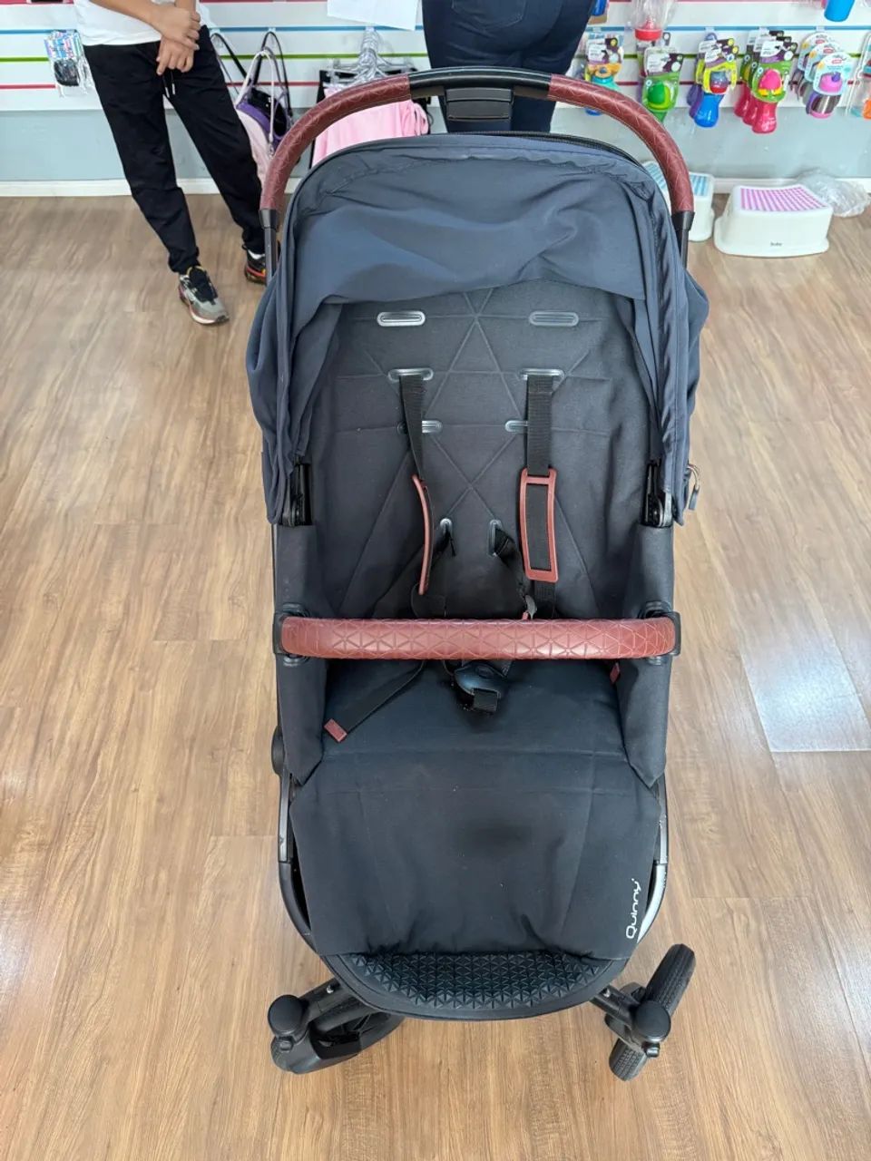Carrinho de Bebê Quinny VNC ( Capô com proteção UV )  - Foto 4