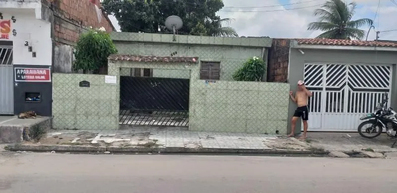 Vende-se casa na cidade de Santa Rita,no bairro de Marcos Moura.Valor(50.000)cinquenta mil