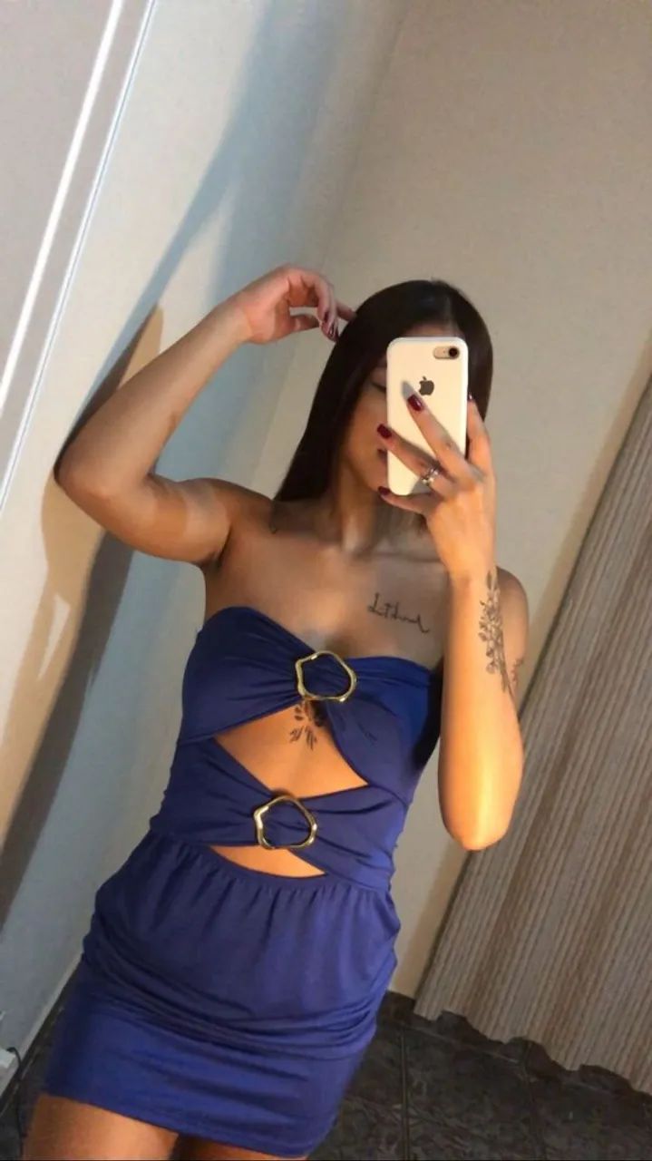 Vestido azul com detalhes em dourado