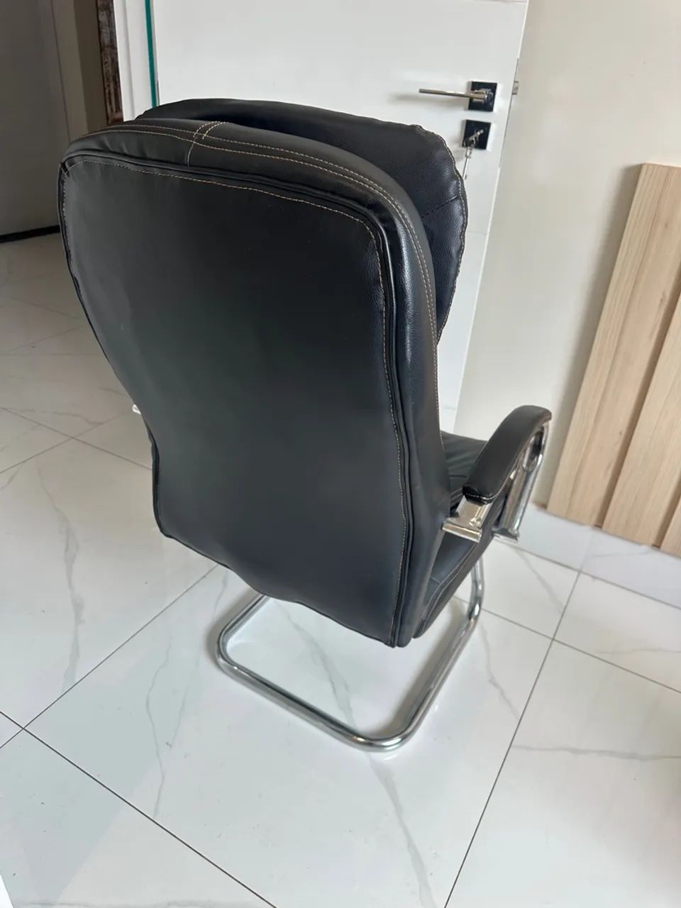 Cadeira Executiva Fixa Luxo  - Foto 4