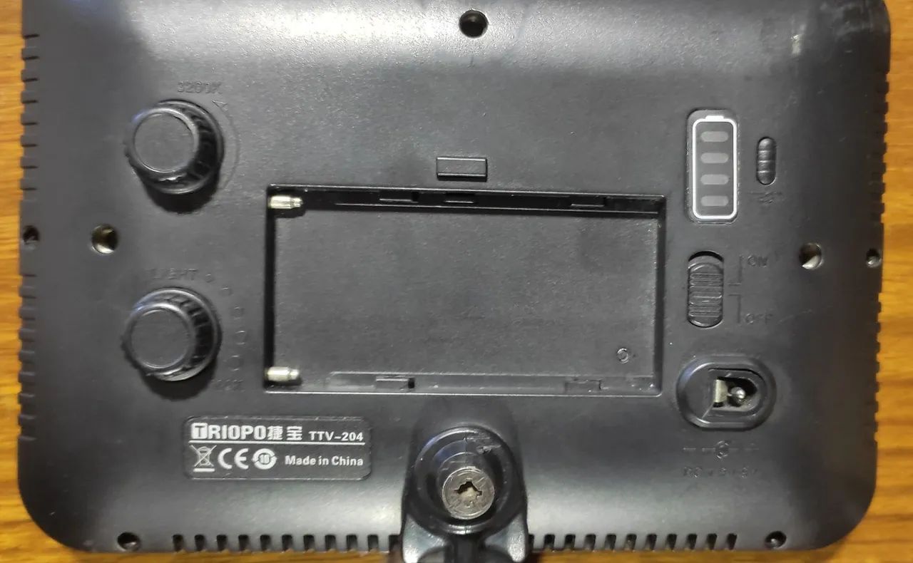 Luz Led para câmera Tripo Profissional TTV-204 (cor branca quente e fria) - Foto 3