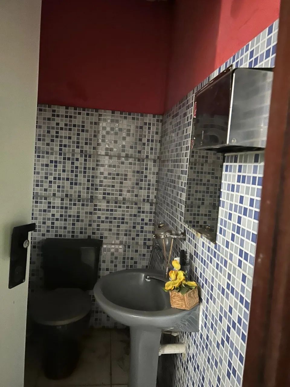 CASA COMERCIAL PRÓXIMA A CENTENÁRIO!! 40 METROS DE FUNDOS!! 550 MIL REAIS! - Foto 2