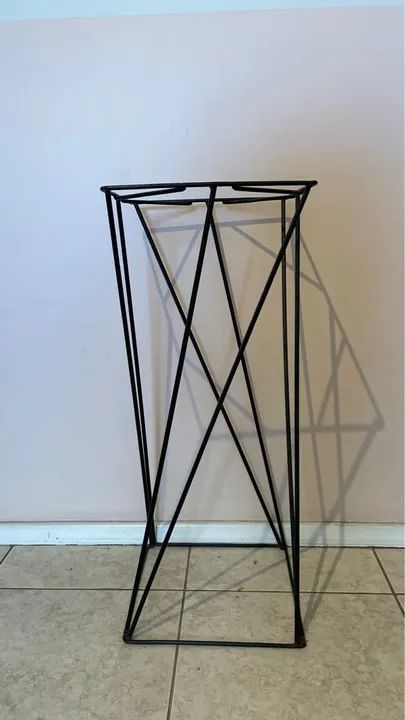 Suporte aramado para plantas - Foto 2