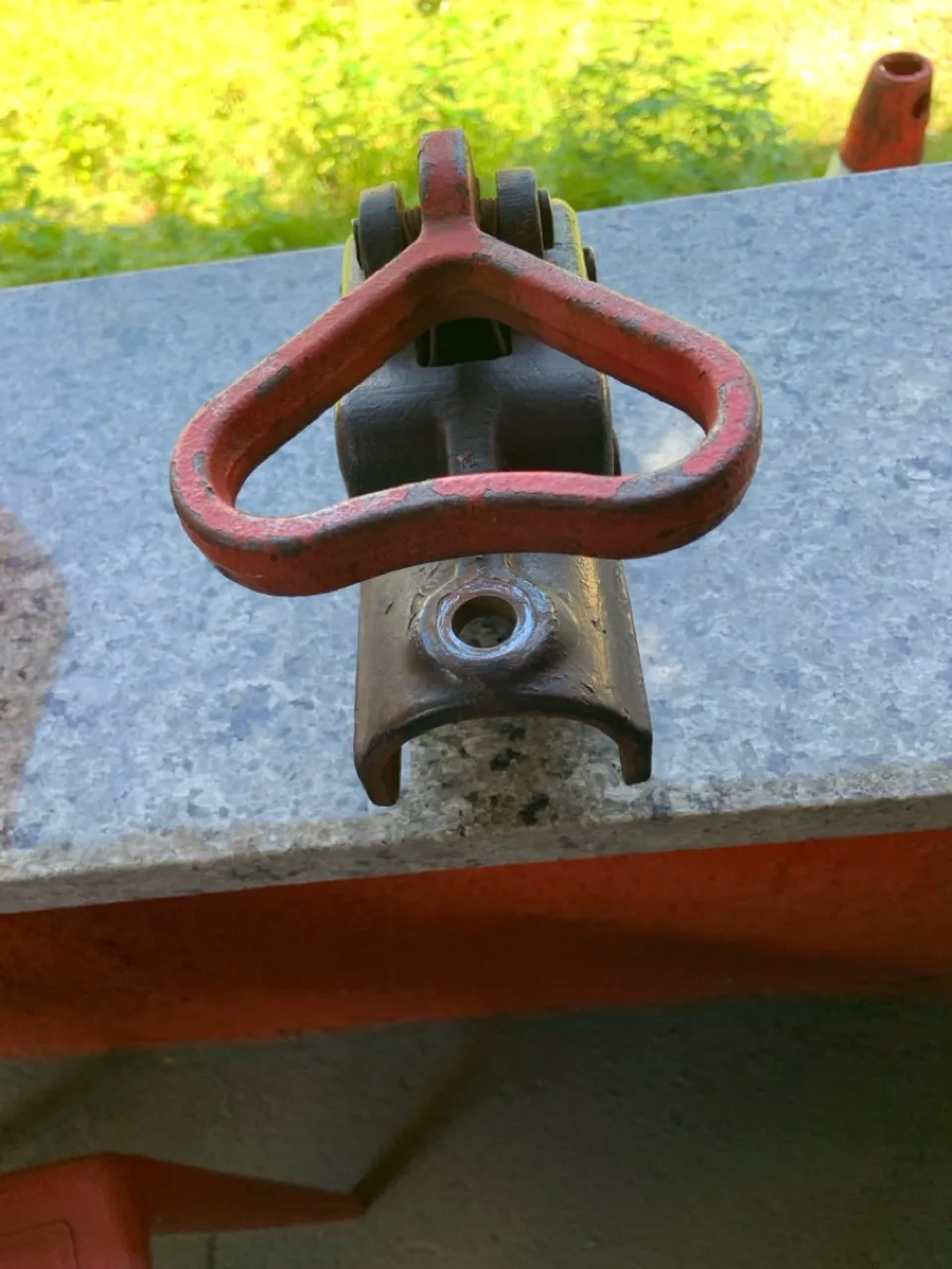 Gancho de reboque resistente precisando de reparo
