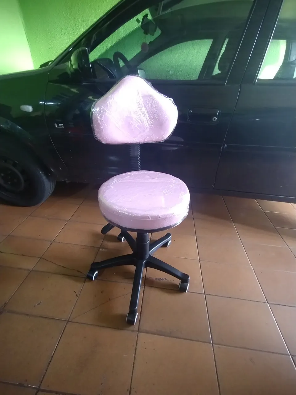 Cadeira mocho Giratória com Rodinhas - Rosa bb