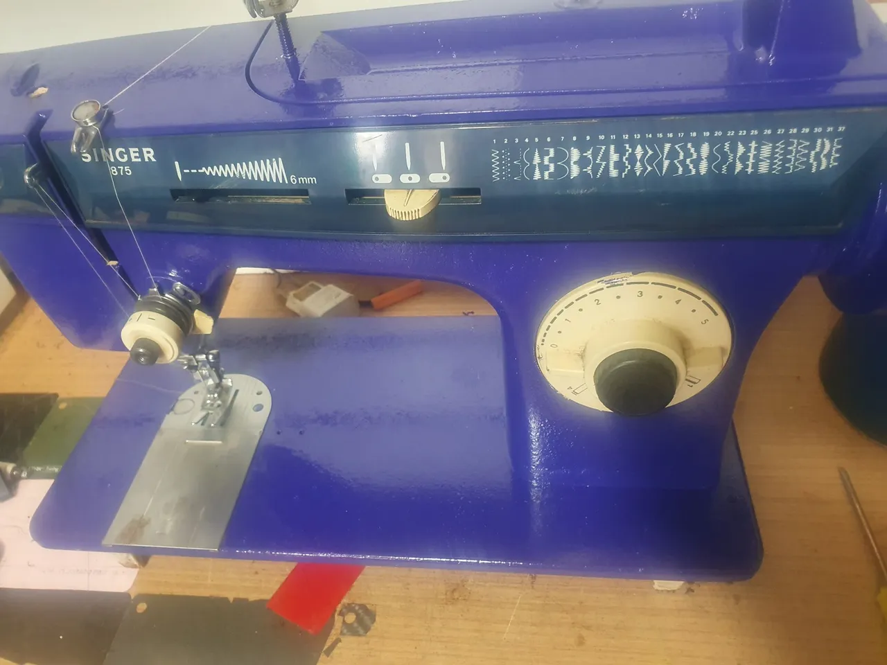Máquina de Costura Singer 875