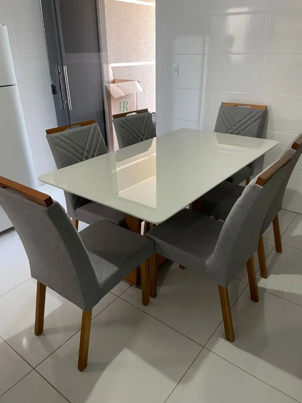 Mesa de Jantar 6 Lugares ( Cadeirs em linho e Madeira ) Pronta Entrega