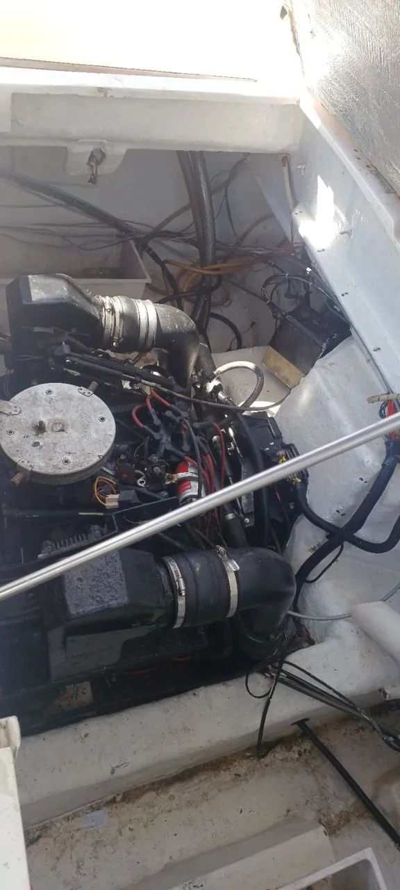 Lancha Real 26 cabinada 140 mil. Troco por jet-ski.  - Foto 6