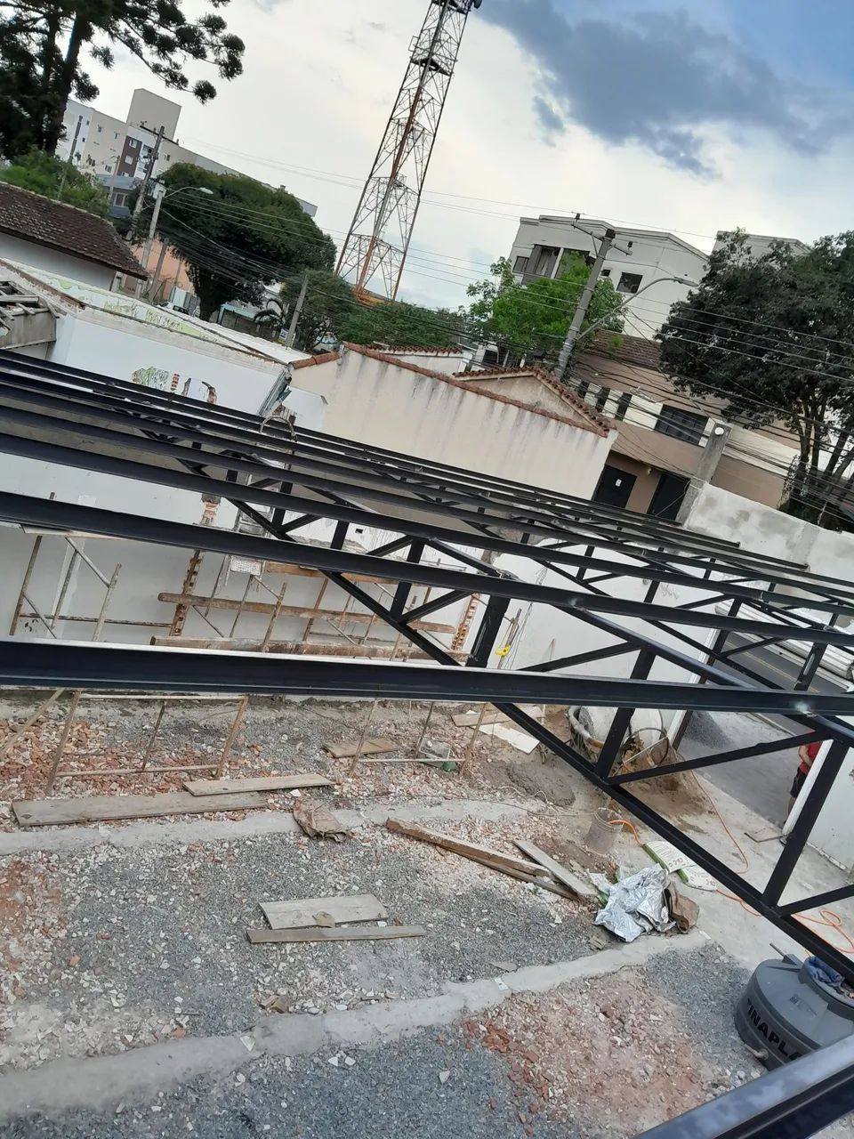 treliças e tesouras para cobertura com telha zinco - Foto 4