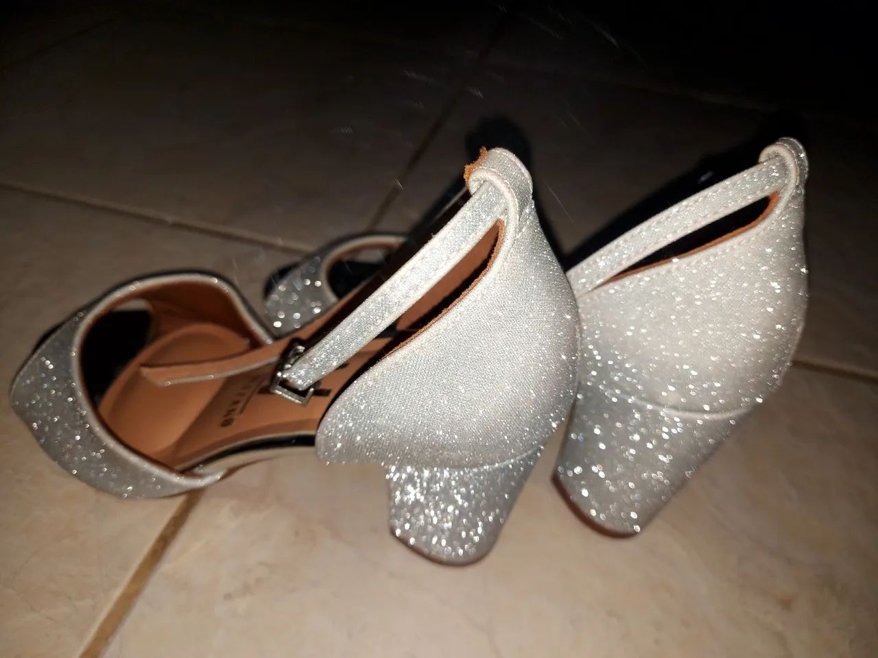 Sandália Vizzano Glitter Prateada - Foto 4