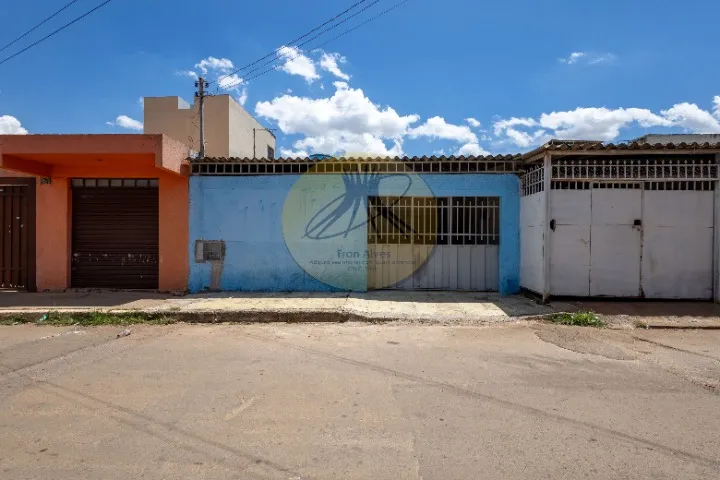 Casa térrea 3 quartos 1 suíte Aceita financiamento bancário e FGTS QR 415 - Samambaia