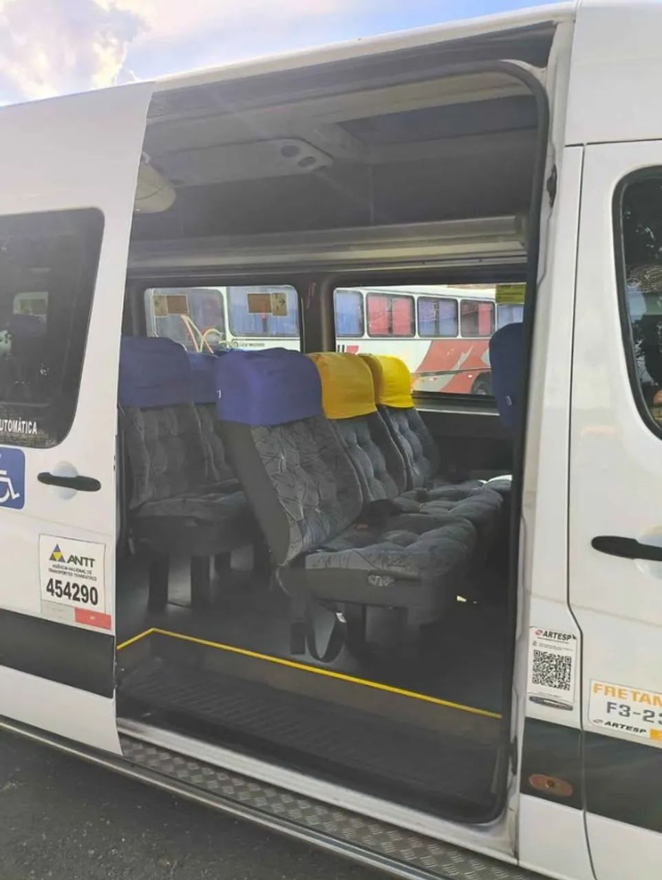 Mercedes Van Sprinter 515 2013 18 Lugares  - Foto 2