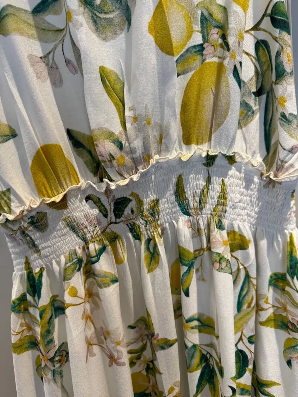 Vestido longo estampado com limões - Foto 4