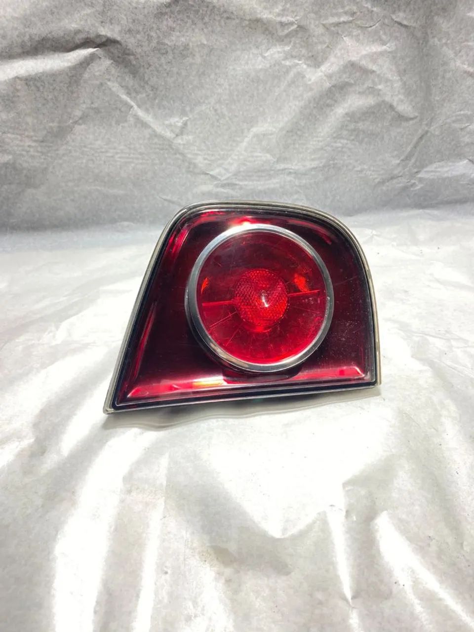 Lanterna Tampa Traseira Esquerda Volkswagen Golf 2008 A 2013 - Foto 2