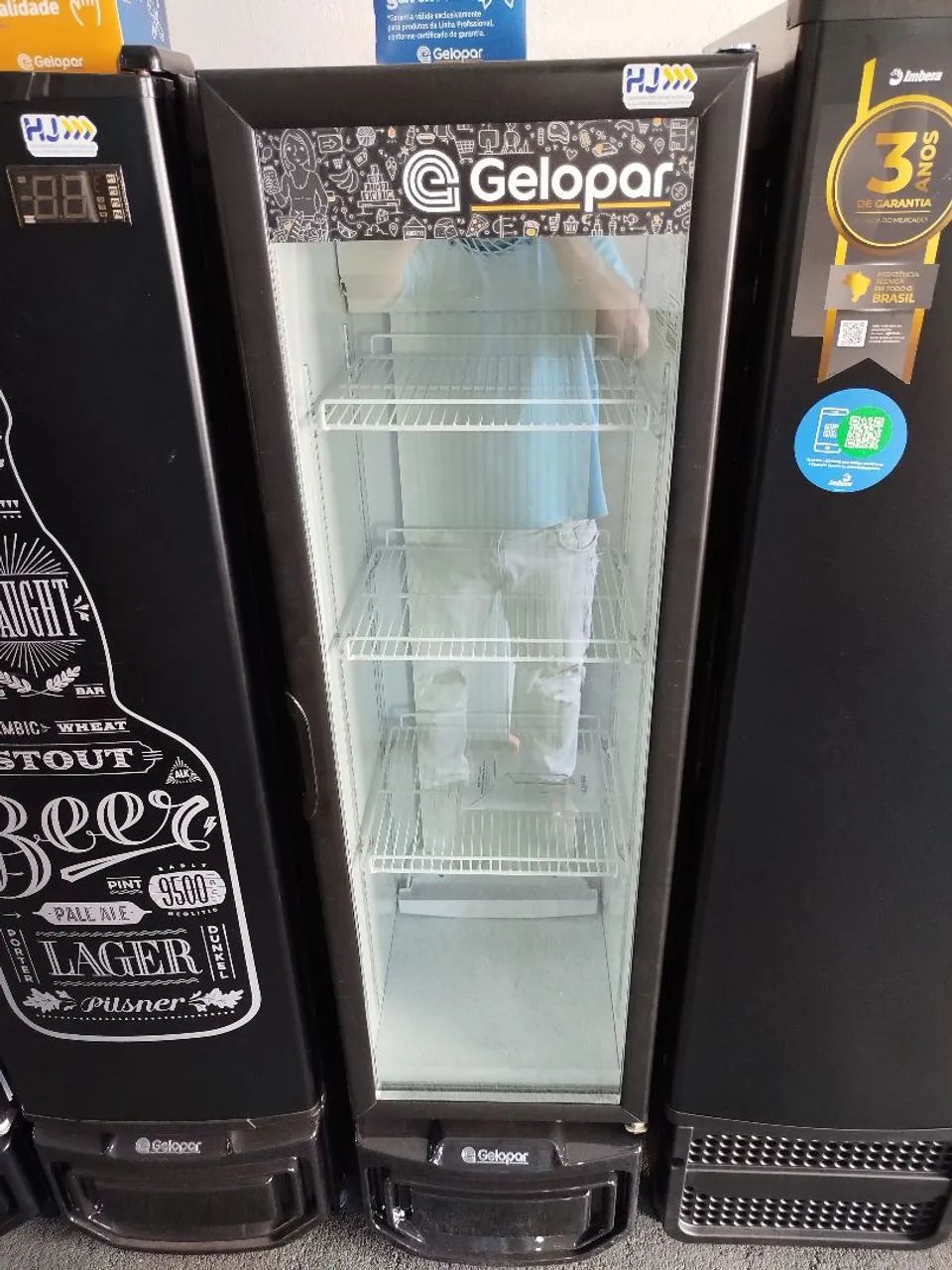R1 Expositor de bebidas 230lts porta de vidro Gelopar