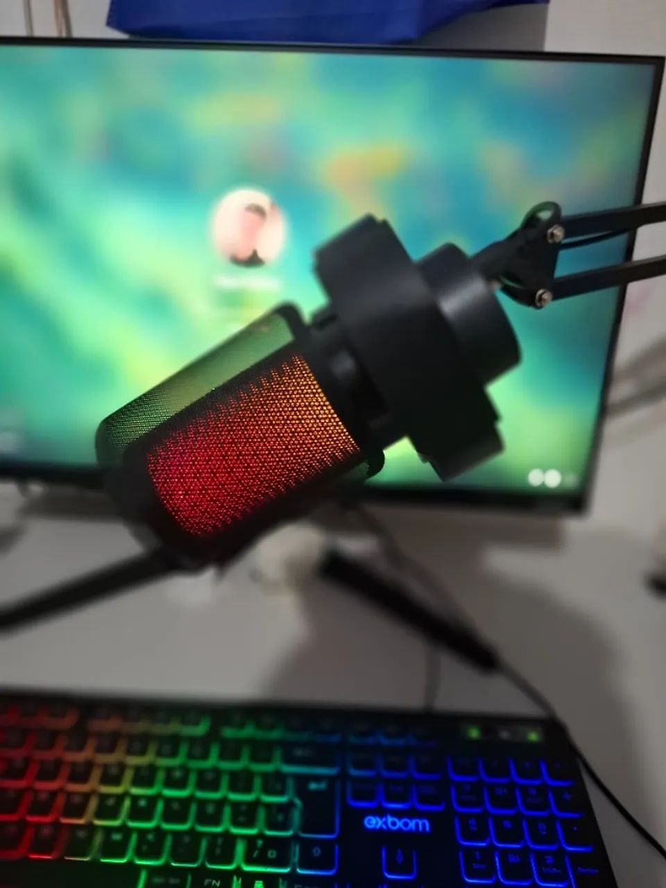 Microfone Condensador Gamer com Iluminação RGB - Foto 5