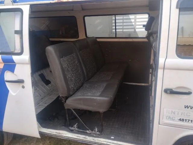 Kombi 2013 /2014 ,Motor novo ,pronta trabalhar  - Foto 2