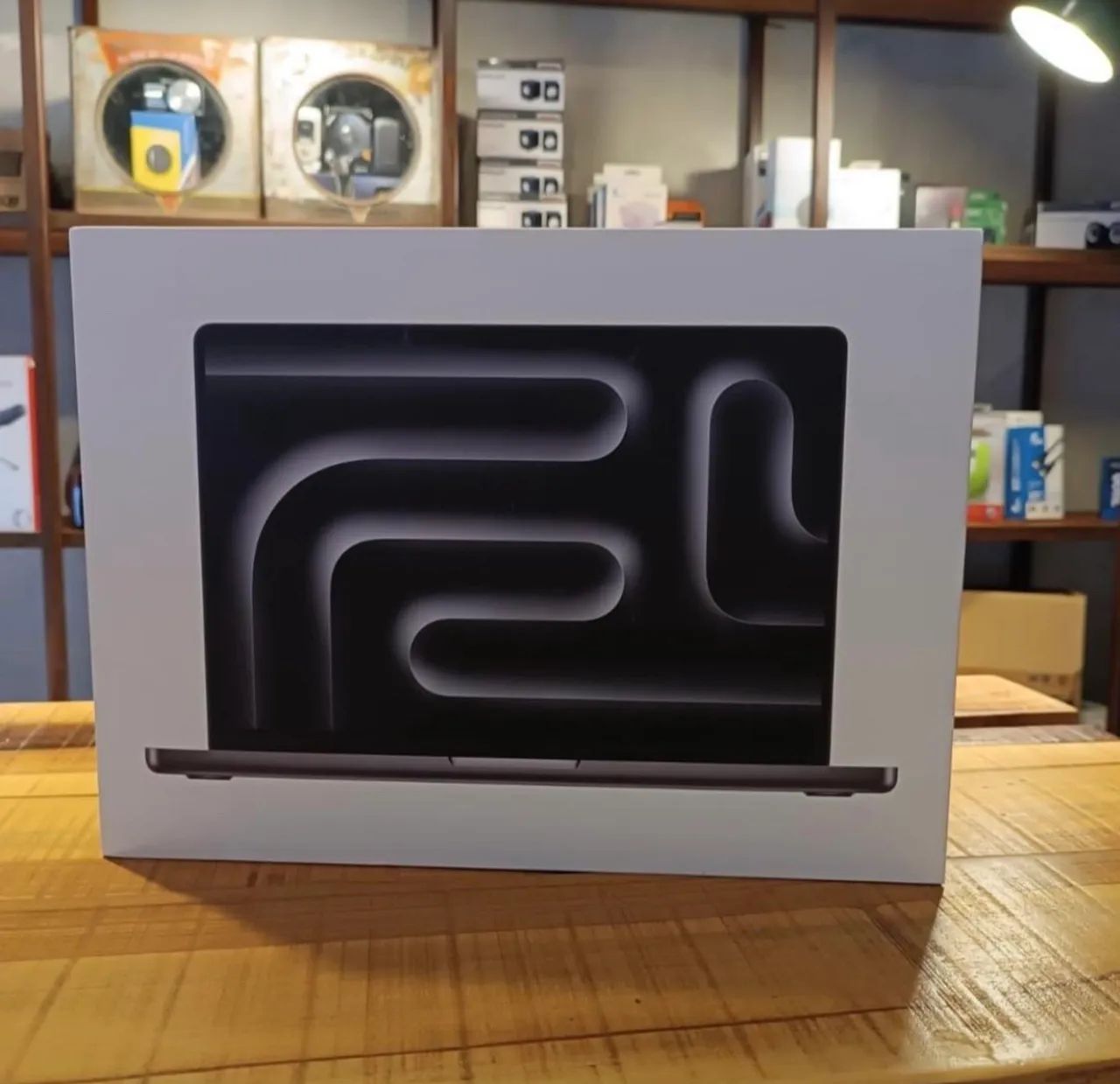 Promoção MacBook Pro M4 Max64385503558914120