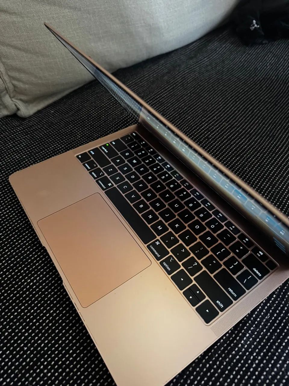MacBook Air 2018 gold 