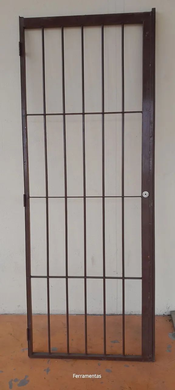 Grade de Porta em Ferro Maciço 2,06x0,80m Marrom café - Reversível com Fechadura Tetra