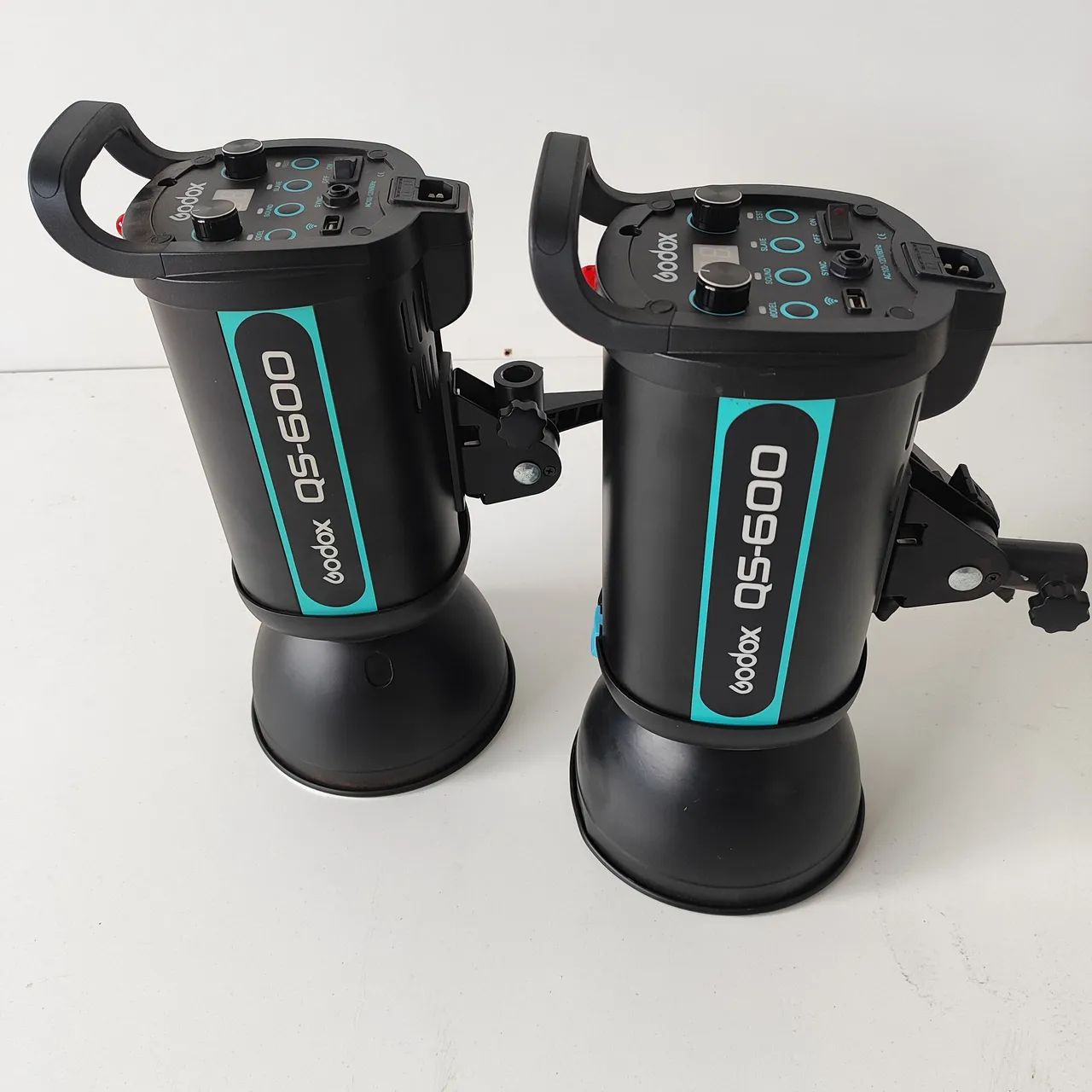 Kit de Flash Godox QS-600 - 2 Unidades  flash de estúdio profissional