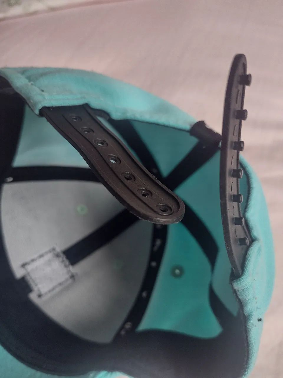 Boné Usado Juvenil Aba Curva Azul Claro Circunferência 54cm - Foto 4