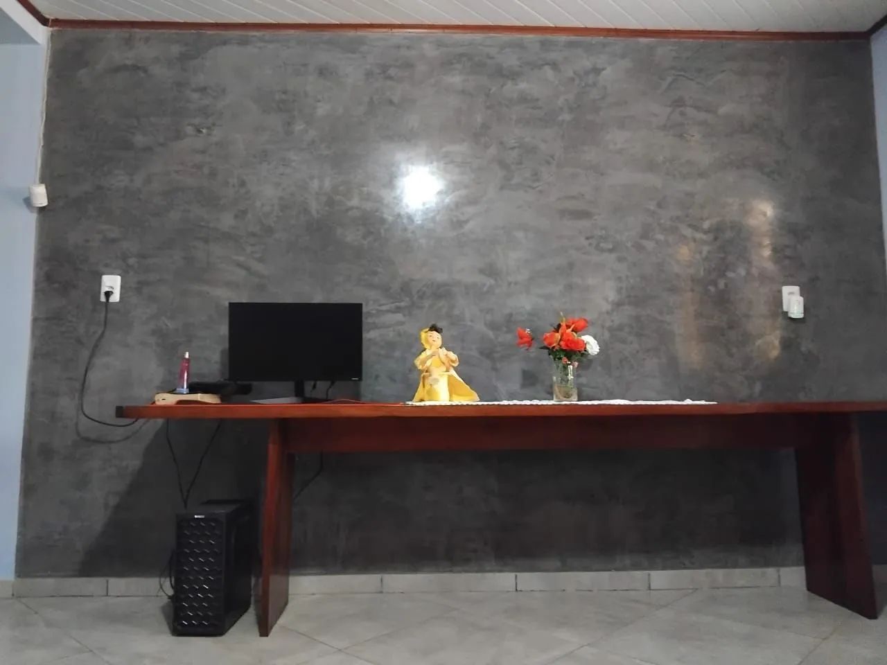 VENDO OU TROCO COM OUTRA CASA MENOR - Foto 2