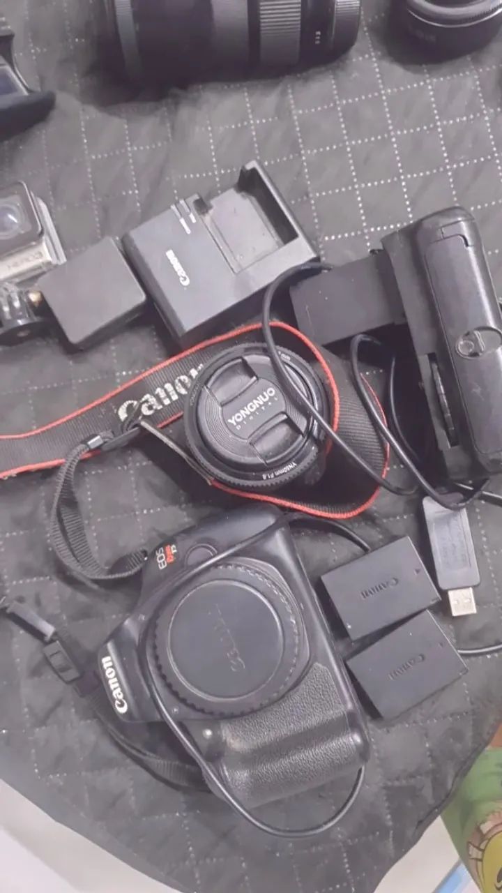 Câmera Canon EOS Rebel T5+Lente 50mm+AC+Grip+Carregador+2Baterias - Foto 2