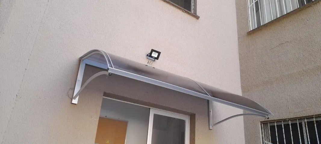 FABRICAÇAO Toldo de alumínio com policarbonato  - Foto 5