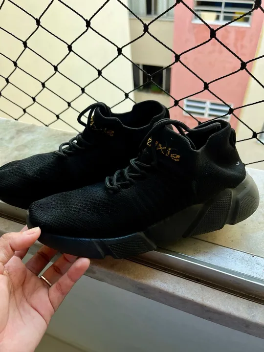 Tênis esportivo feminino