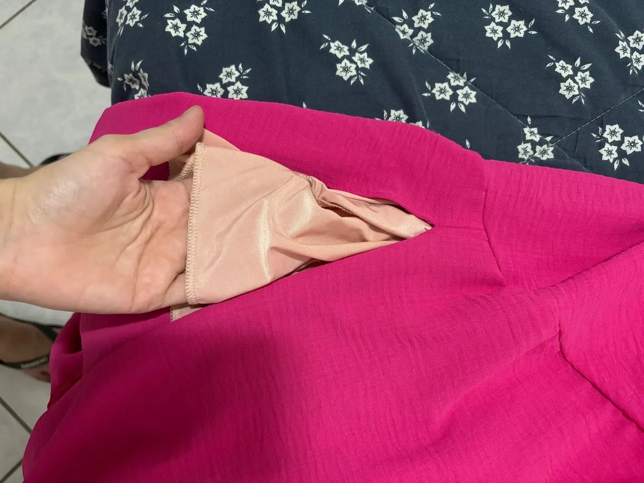 Vestido longo rosa pink com fenda - Foto 3