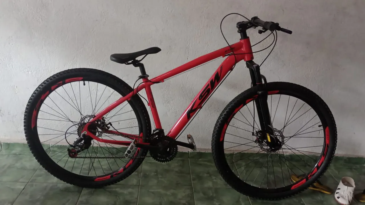 Bicicleta Aro 29 Aço Carbono Ksvj Freios Disco Suspensão 21v<br>Cor Preto, Vermelho
