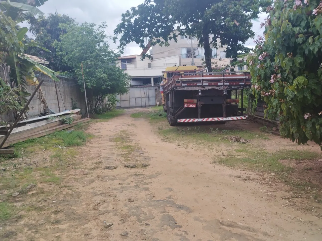 Lotes/terreno plano com frete para duas ruas