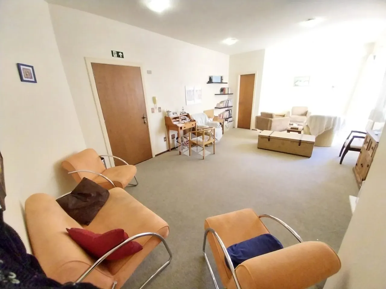 Sala comercial com 47m na Caçapava bairro Petrópolis.
