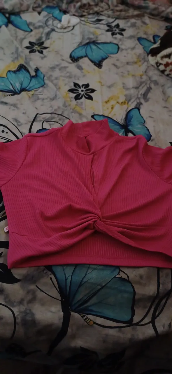 Blusa feminina rosa com nó