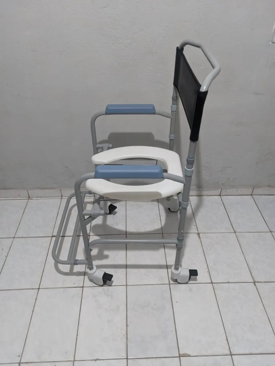 Cadeira de Banho - 120 Kg - Foto 3
