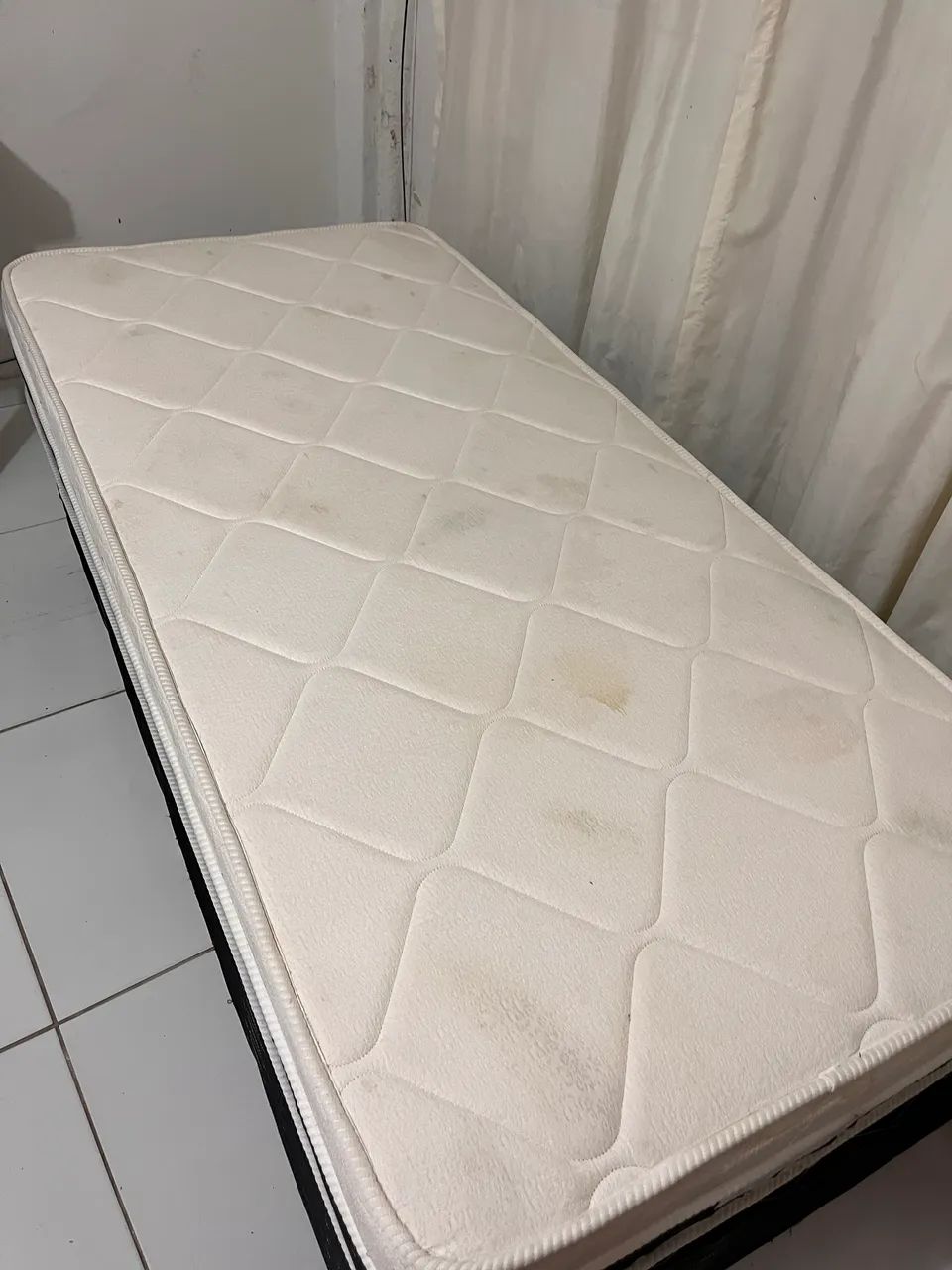Cama de solteiro 