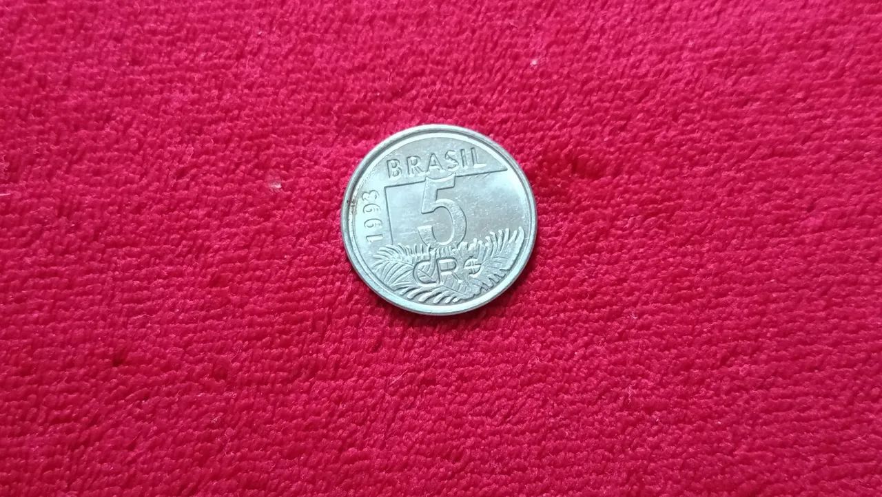 Moeda antiga de 5 cruzeiros arara de 1993