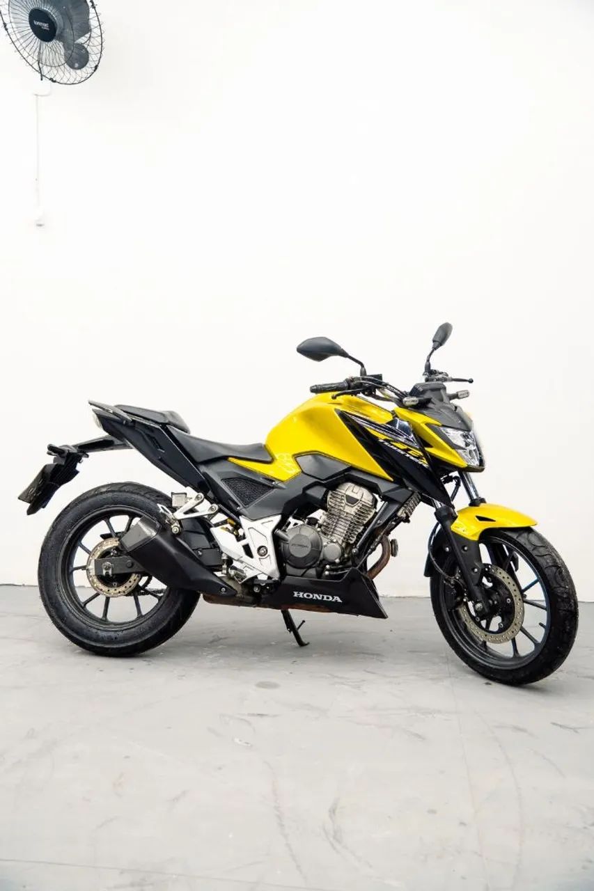 CB 300 
