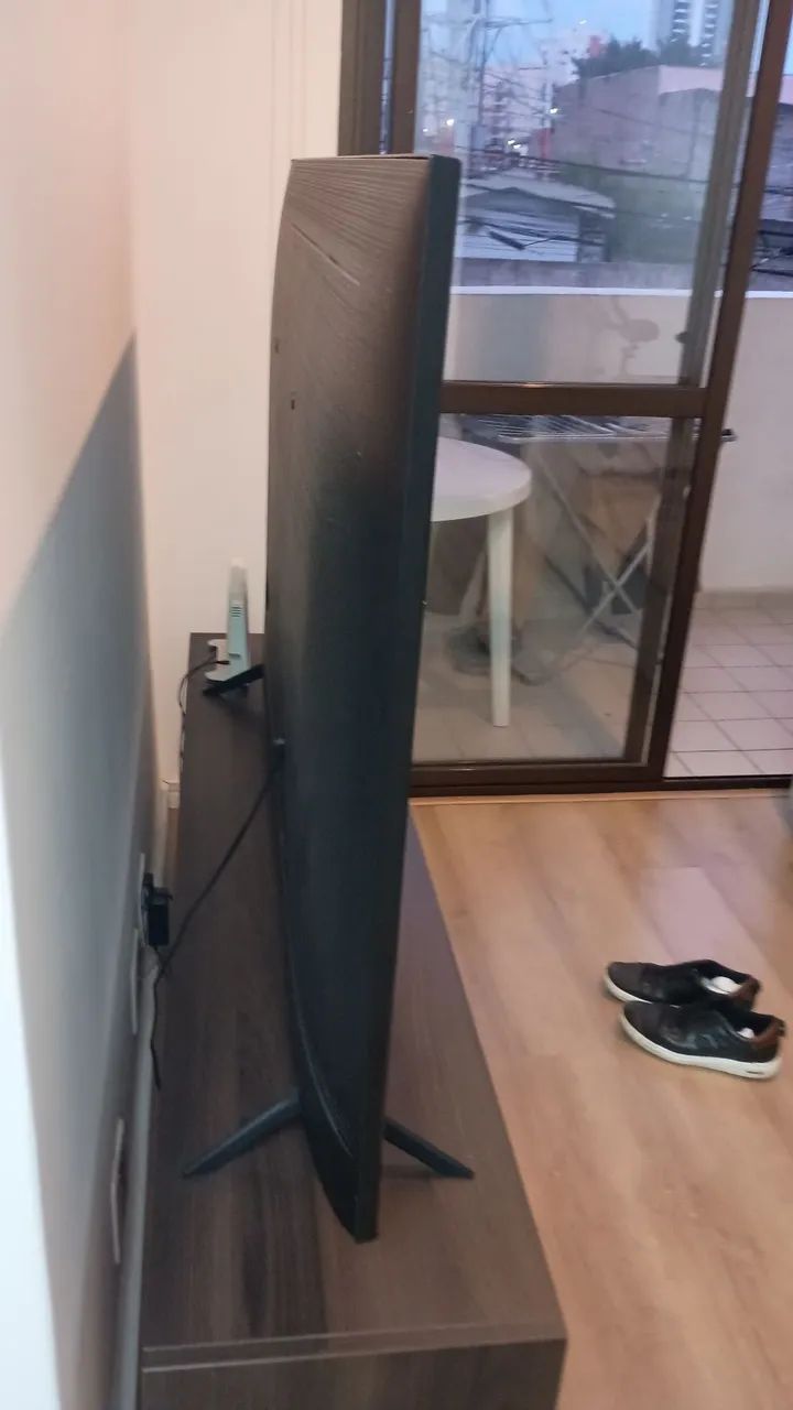 Vendo tv Samsung qled 65' - Foto 2