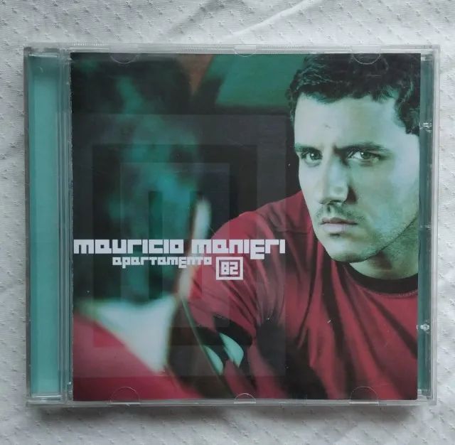 CD Maurício Manieri - Apartamento 82 (2002)