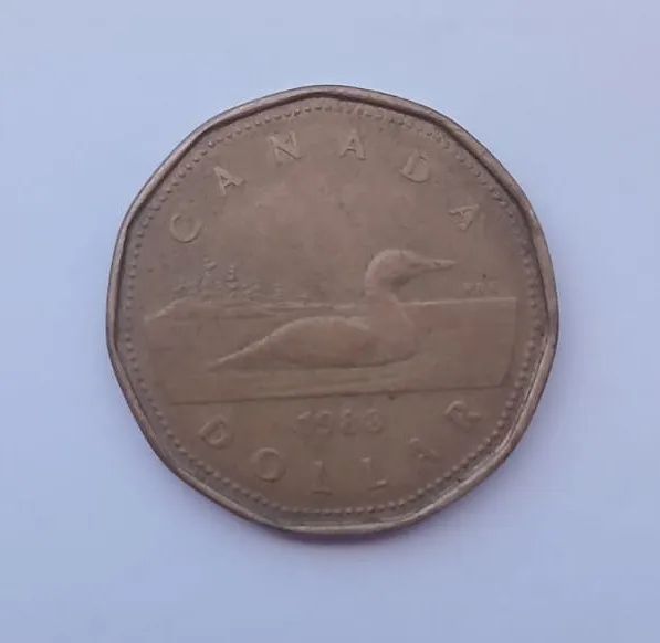 Moeda antiga  1 dólar canadense de 1988 
