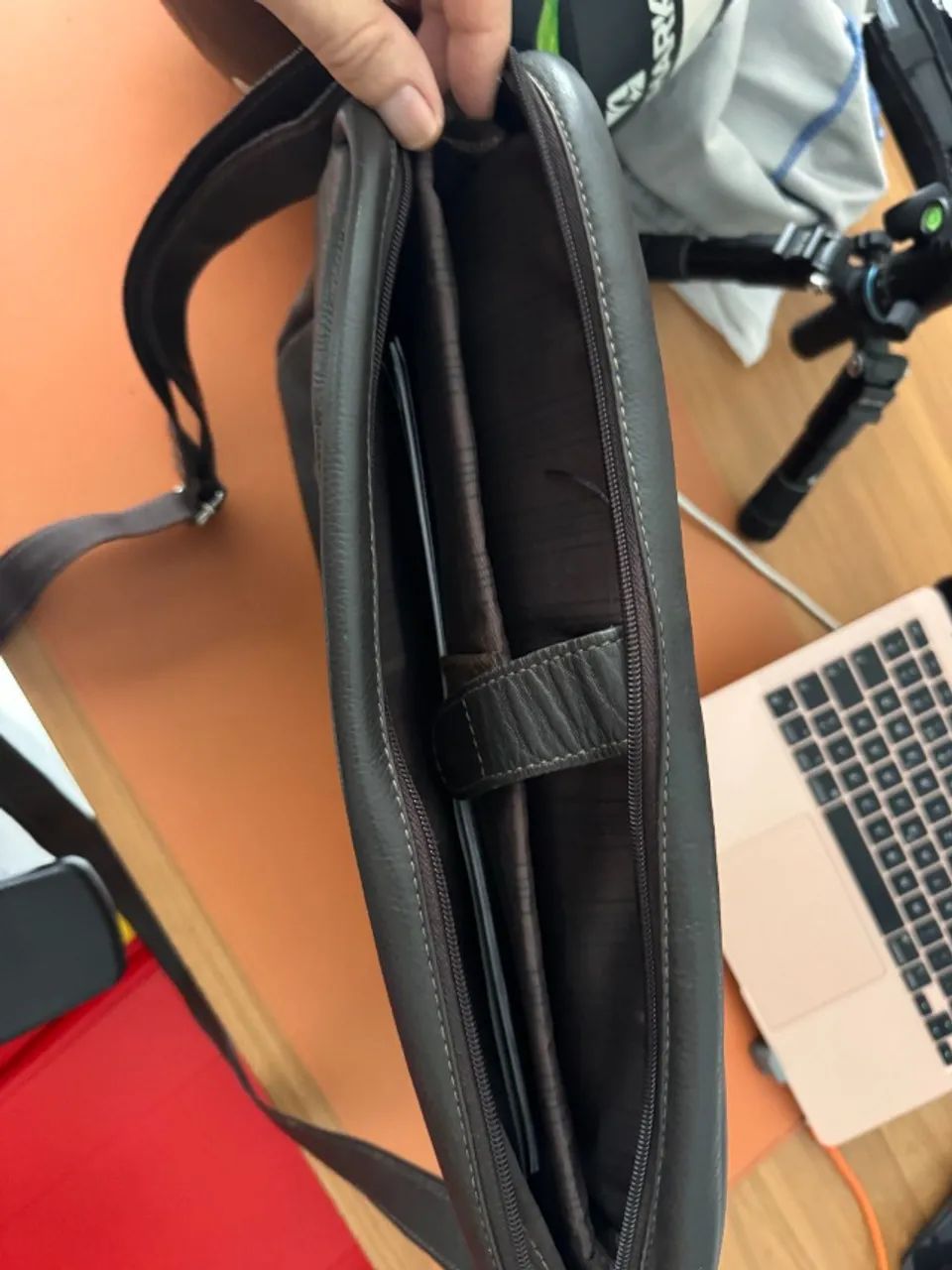 bolsa em couro legitimo com alça a tiracolo - Foto 3